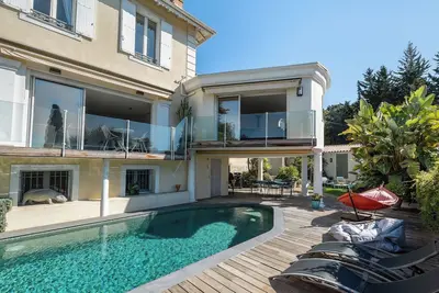 Image de Cannes proche centre - Belle villa avec piscine 3 chambres
