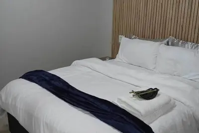 Image de Brilliant 5-bedroom house with spacious rooms and great security in Westonaria