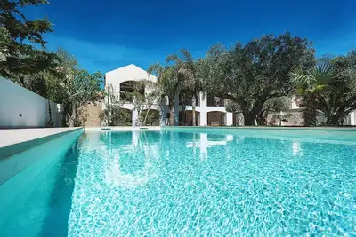 Image de Belle maison de vacances pour 4 personnes avec piscine privée, Wifi, climatisation, Tv et patio