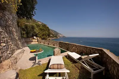 Image de Belle maison de vacances privée avec piscine, climatisation, Wifi, Tv, terrasse, vue panoramique