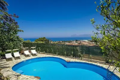Image de Merveilleuse maison de vacances avec climatisation, Wifi, piscine privée, Tv et terrasse