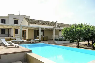 Image de Magnifique maison de vacances privée avec Wifi, climatisation, piscine privée, Tv et patio