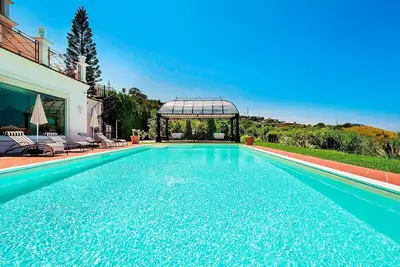 Image de Belle maison de vacances avec piscine privée, climatisation, Wifi, Tv et terrasse