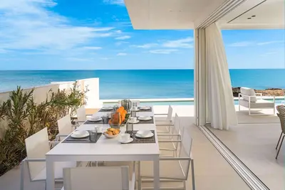 Image de Belle maison de vacances avec climatisation, piscine privée, Wifi, Tv, balcon, vue panoramique