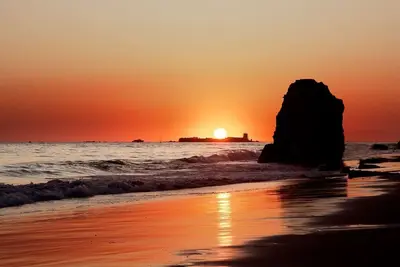 Image de 5-minute-walk-from-the-beach-of-Chiclana apartment. Wifi, aircon and pool