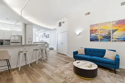 Image de Spacious 2br Downtown Indy Skywalk • Free Parking • Convention Center • Stadium