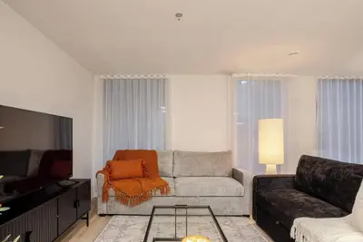 Image de Vintage Moderne – Old Mtl Retreat + Free Parking