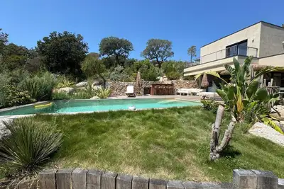 Image de Villa Contemporaine - 4 Suites - Piscine - Boulodrome - Jardin - Vue Degagee