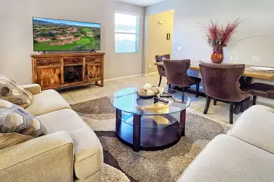 Image de Spacious Desert Suite - Minutes to Phoenix Fun - Pet Friendly!