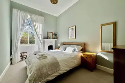 Image de Peaceful Festival Retreat - Main Door Morningside Garden Flat