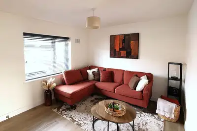 Image de Contractor-Friendly 3br | Parking x2 | Sleeps 5
