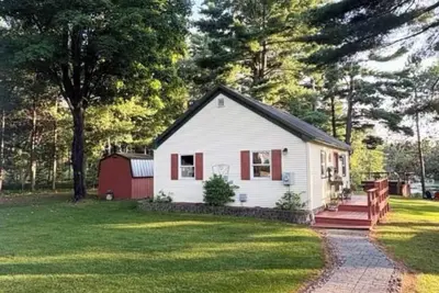 Image de Lakefront-Private Dock Modern 2br \"Sunset Deck\" at Chetek, Sleeps 6