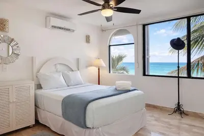 Image de Relax together oceanfront with beach access