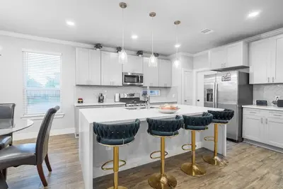 Image de New Beautiful Modern Luxury 3 Bedroom 2. 5 Bathroom Home\n20 Mins from Galleria