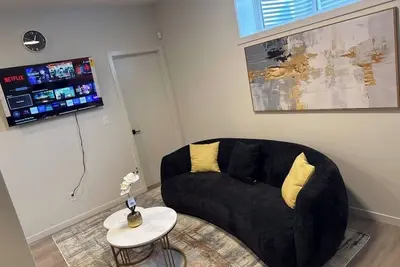 Image de Super-Classic 2 BRMs 1 Bth Basement Suite