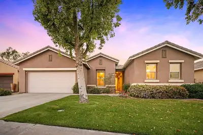 Image de Coachella-Ready Main House, Casita and Golf Views