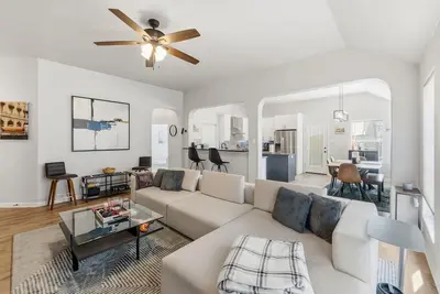 Image de 3br Austin Getaway, Sleeps 8, Full Kitchen &Garage