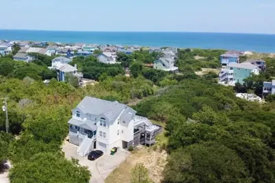 Image de Cozy 5-bedroom house in Corolla with pool and hot tub. 5 min walk to beach.