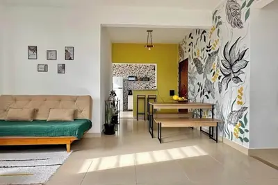 Image de Cozy 2-bedroom apartment, next to the Hangar and City Park.