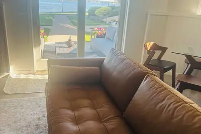 Image de Luxury Waterfront 2 Br Condo on the St. Lawrence River