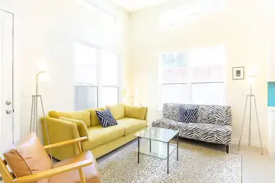 Image de Best Walkable East Side Dt Modern 5br Home Stay
