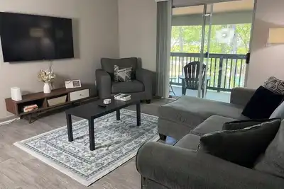 Image de Lovely stay by the Braves / 2bd 2bth with private access gate to Braves Stadium