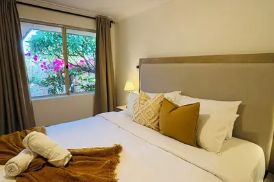 Image de Quiet Leafy Retreat- 10 minutes to