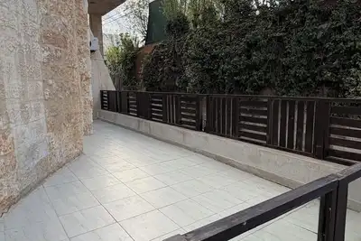 Image de Appartement de 3 chambres avec entrée privée 011