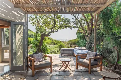 Image de Fabulous Beach House just steps from the shore