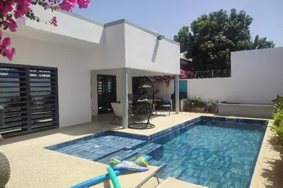 Image de Maison 3 Ch. 3 SdeB  Piscine  Personnel et WiFi fibre La Somone Sénégal