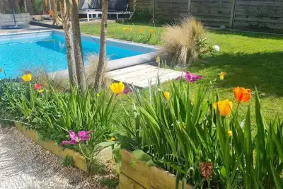 Image de Maison avec piscine et salle de sport. Vacances parfaite en famille