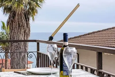 Image de Confortable appartement pour 4 personnes avec Wifi, piscine, climatisation et balcon