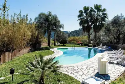 Image de Bel appartement avec climatisation, piscine, Wifi, Tv, patio et animaux admis