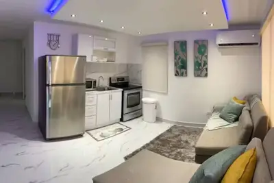 Image de Beautiful house minutes from airport and beach