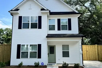 Image de Modern Home · Downtown Wilmington · Pet Friendly · Sleeps 10 · Fully Fenced Yard