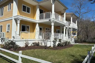 Image de Sunny 2br Condo in Gated Community for 2 months - Pets Ok
