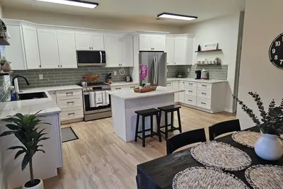 Image de New Home! 3 miles to Vmi/W&L and Va Horse Center