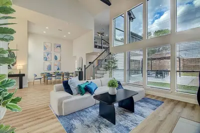 Image de Houston Bright High Modern home - Pool & Billiards