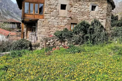Image de Casa La Parra, Asturian tradition and wild environment.