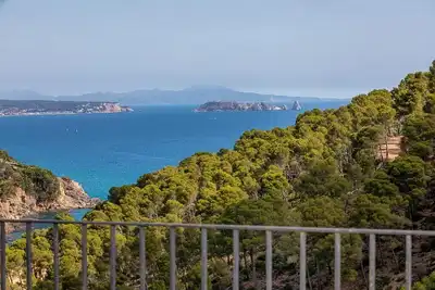 Image de 4-bedroom house with private pool in charming Begur. .