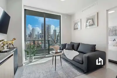 Image de Skyline View Condo in the Heart of Miami