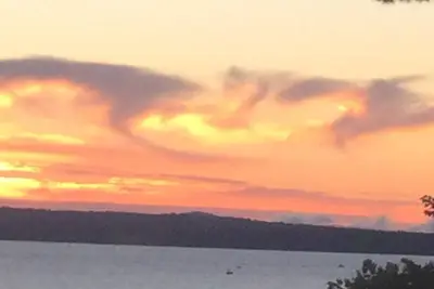 Image de Lake Winni Fall Getaway: Stunning Lake Views, Samoset Community Townhome