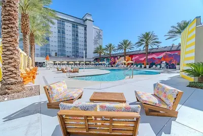 Image de Standard Queen | Séjour Confort Vegas