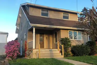 Image de 3-bedroom house in lovely Beaver Falls in quiet neighborhood