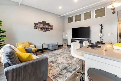 Image de South Side Retreat | Elevator + WiFi | Sleeps 4