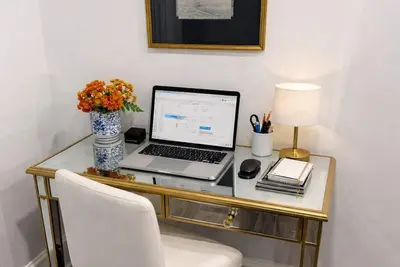Image de 2-bedroom apartment in tranquil Philadelphia with Ac