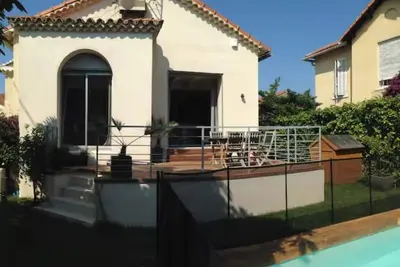 Image de Maison familiale climatisée avec piscine chauffée et sécurisée