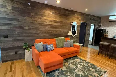 Image de Urban Garden Loft - Historic Charm & Bold Design