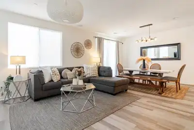 Image de Beautiful Home In Lancaster Close to Blvd Av & Hospital.