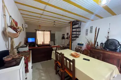 Image de Family getaway with pool and greenery